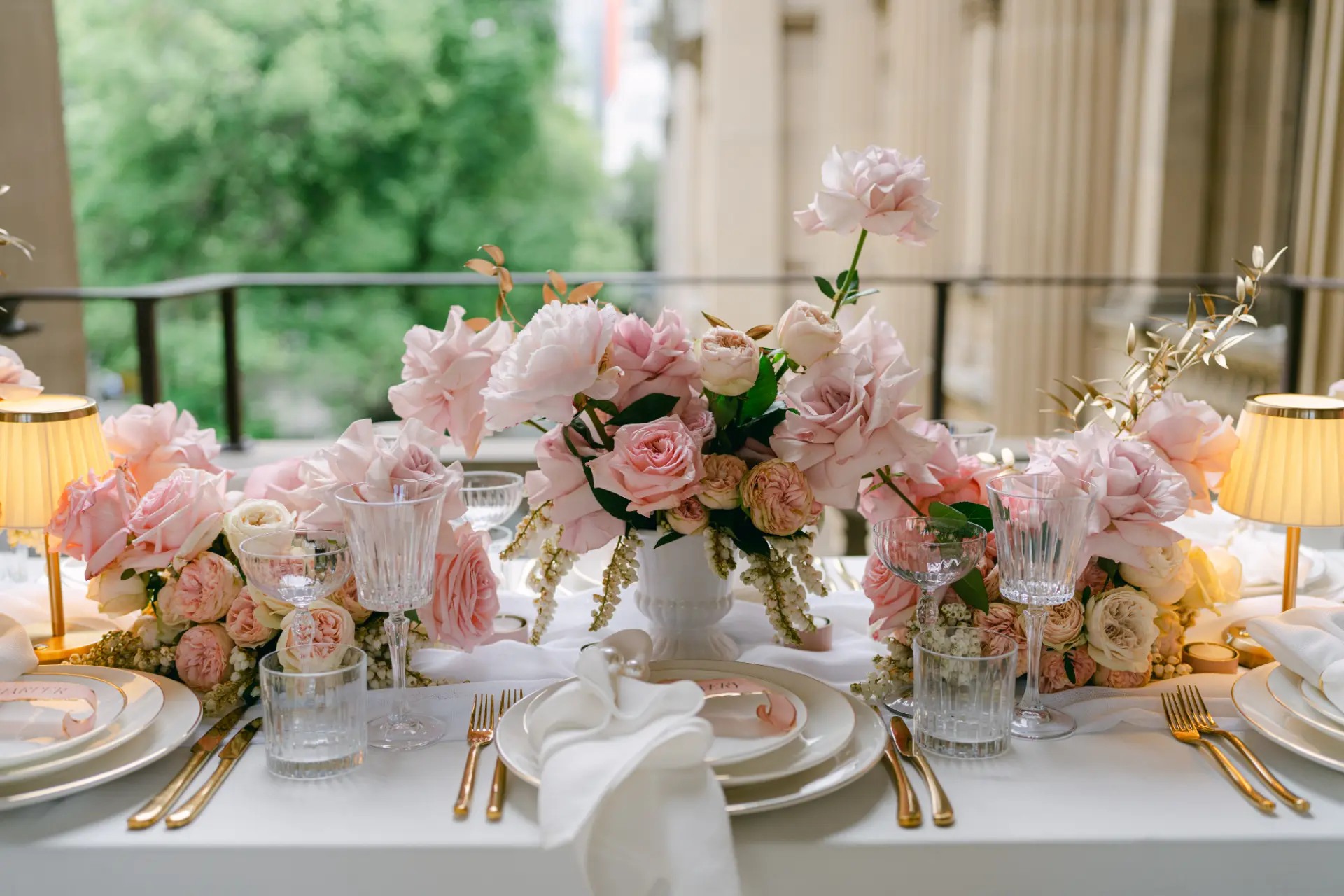 Wedding-MelbTownHall-PorticoBalcony-Detail-2