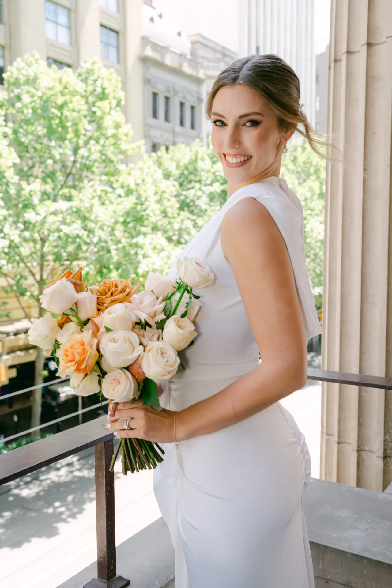 Wedding-MelbTownHall-PorticoBalcony-People-9
